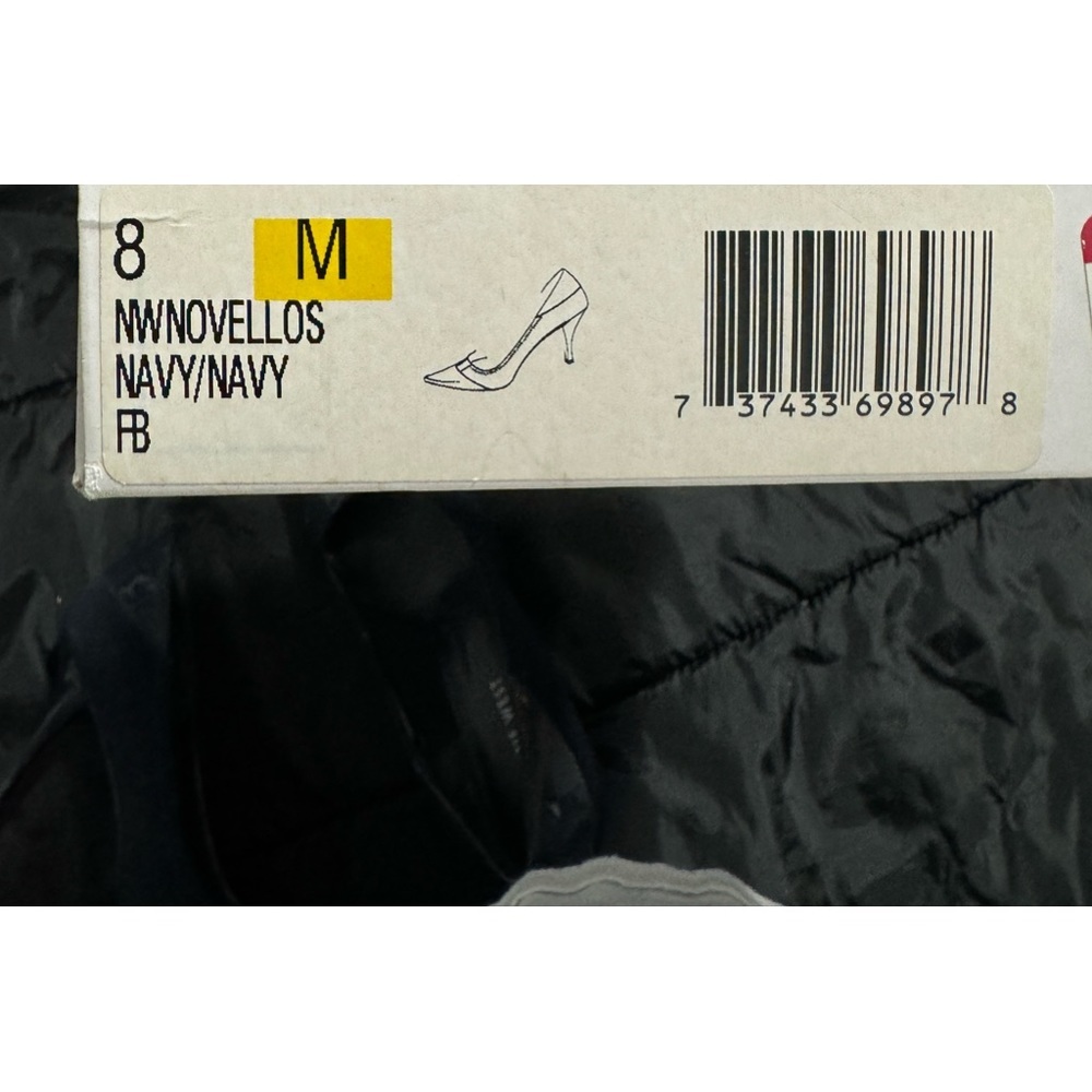 pre loved Navy Nine West Novello Heels​ - Picture 2 of 6